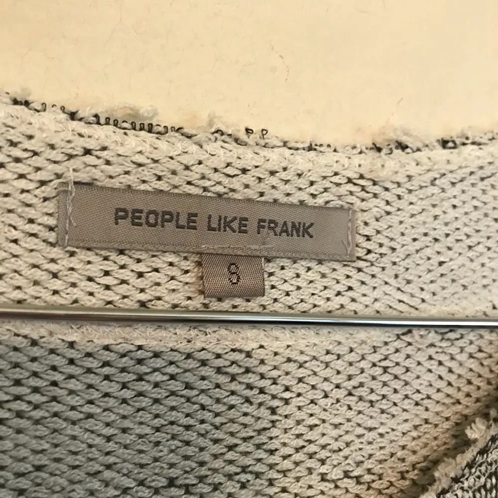 People like Frank Gray button Top - Picture 3 of 6